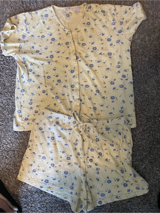 Cherokee Other - Cherokee Yellow and Blue Floral Short Pajama Set